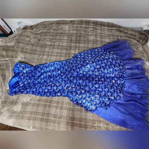 Stunning Blue Satin Prom Dress - Picture 6 of 7